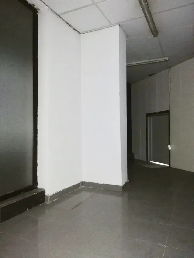 LOCAL COMERCIAL EN VENTA EN RENTABILIDAD EN C/ LOPEZ DE HOYOS 456. — 7