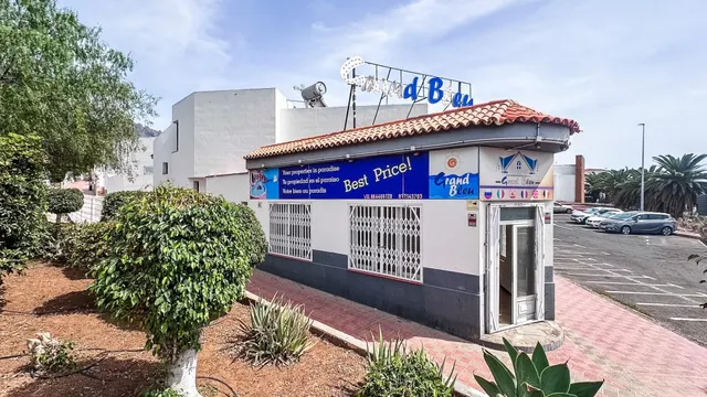 LOCAL COMERCIAL EN ESQUINA CON DOS FACHADAS | LOS OLIVOS, ADEJE — 38