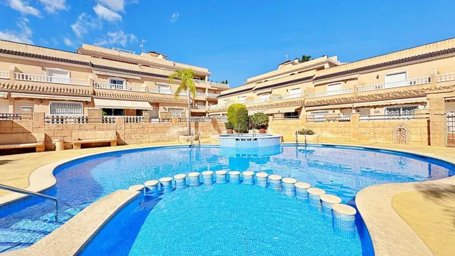 se vende un adosado de 3 dormitorios y 2 baños con parcela 7 - foto 2