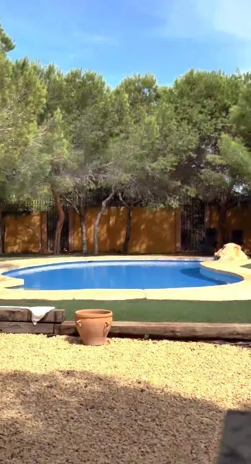 "Mansión de Lujo en Ciudad Quesada – Lo Pepín con Amplia Parcela y Piscina"