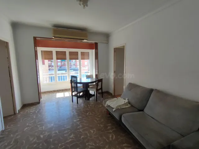 Amplio piso en Viladordis con 4 habitaciones y alquiler acti - foto 3