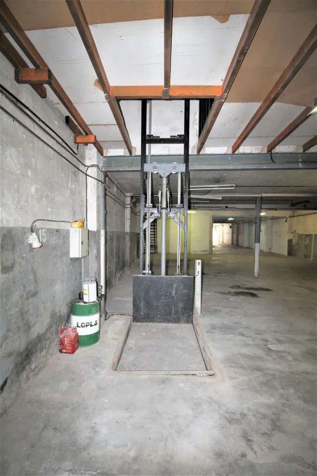 Local en alquiler Hospitalet del Llobregat — 14