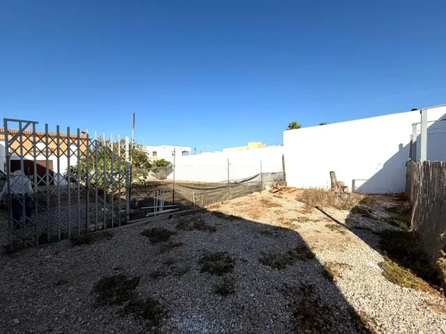 CASA DE PUEBLO CON GRAN PARCELA DE 636 m2, GARAJE Y MUCHAS POSIBILIDADES EN LAS NORIAS, EL EJIDO — 6