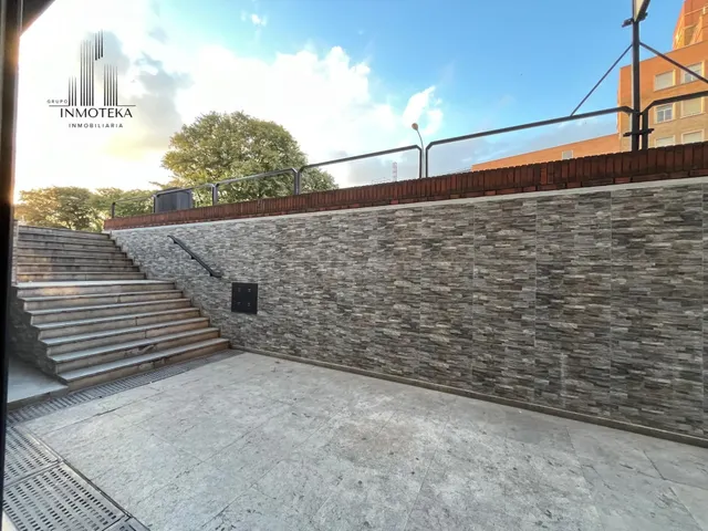 Local comercial 188m² en venta - Bami - Pineda - foto 2