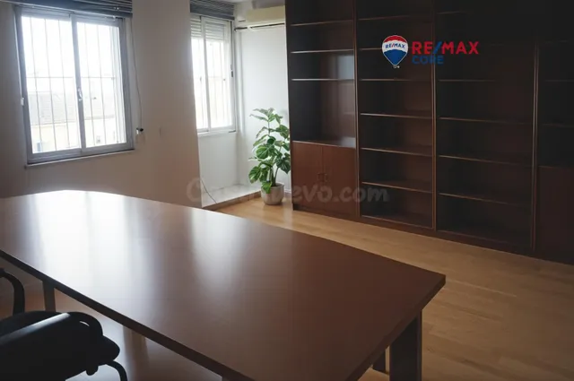 OFICINA EN VENTA A 2 MINUTOS DEL AYUNTAMIENTO, AMUEBLADA - foto 4