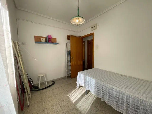 SE VENDE PISO ZONA ALTA — 25