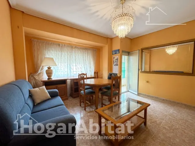 Espacio y luminosidad con infinitas posibilidades en este amplio piso exterior con balcón y trastero — 3