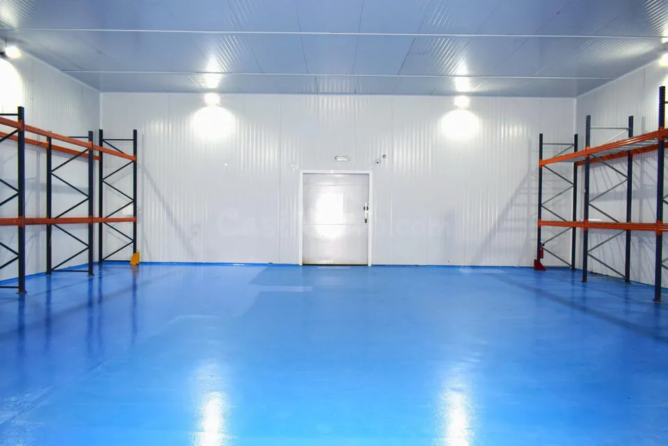 ALQUILER DE NAVE INDUSTRIAL CON CÁMARAS FRIGORÍFICAS