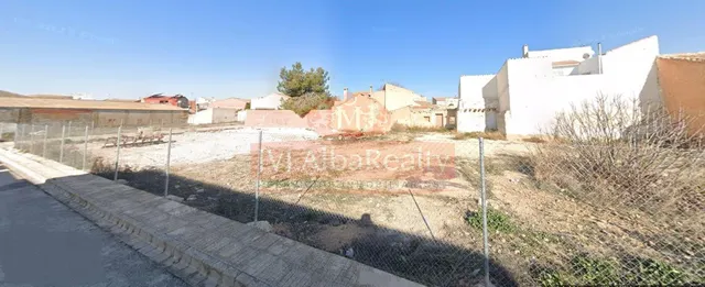 SE VENDE SOLAR URBANO, EN EL CENTRO DE BARRAX (AB). — 2