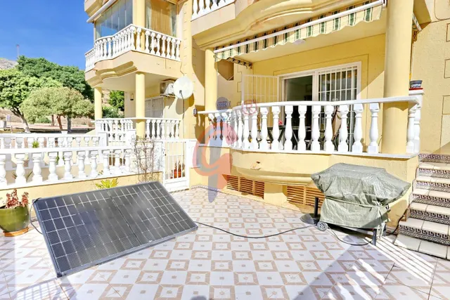 ¡Apartamento en planta baja con gran terraza en Guardamar de - foto 3