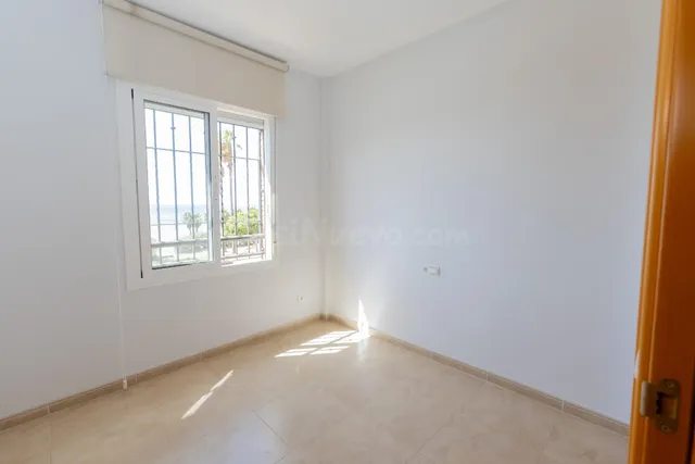 Adosado en primera línea de playa con vistas frontales al mar — 42