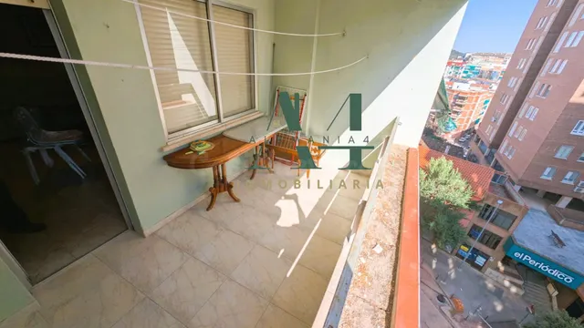 Piso señorial en Cánovas - foto 3