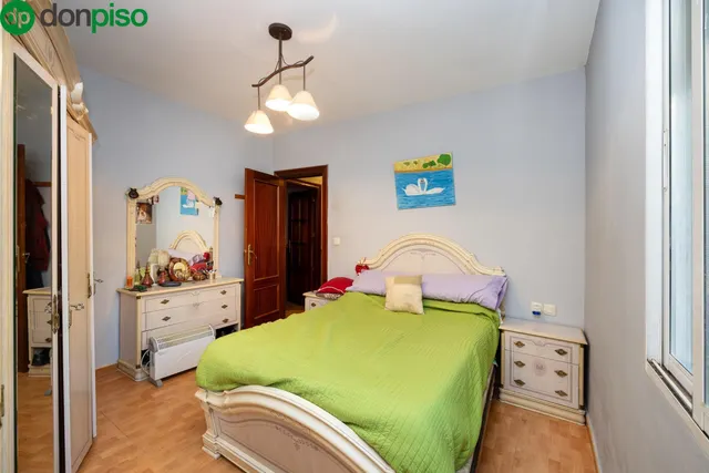 Casa con estupenda ubicación en Armilla. avenida de los ogíjares — 16