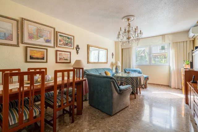 Amplia vivienda centrica en una de las mejores zonas de Almeria — 9