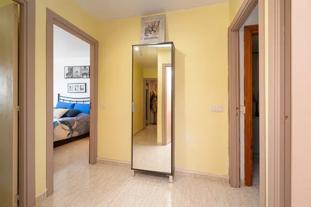 Piso luminoso con 4 habitaciones y 2 baños — 10