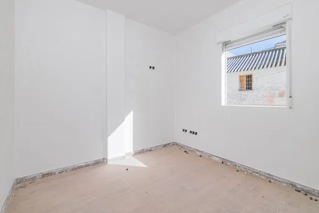 EDIFICIO EN VENTA EN MORALEDA DE ZAFAYONA — 19