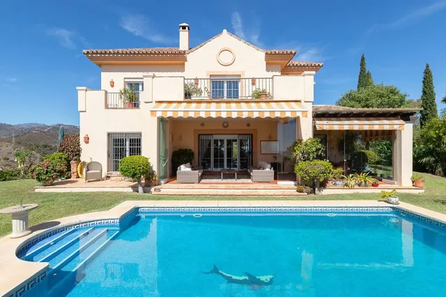 Villa 5 habitaciones 298m² en venta - Elviria — 28