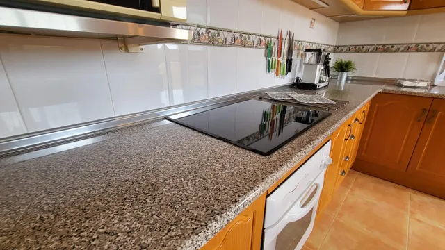 Chalet esquina de 3 Dormitorios y 3 Baños en parcela grande arreglada de 600m2 con piscina y garaje privado — 45