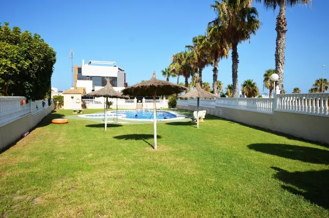 MAGNIFICA VIVIENDA EN PLANTA BAJA CON GRAN TERRAZA Y PISCINA COMUNITARIA — 3