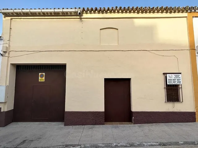 GRAN LOCAL DE ALQUILER EN BOLLULLOS PARA UNA EMPRESA DE PANI