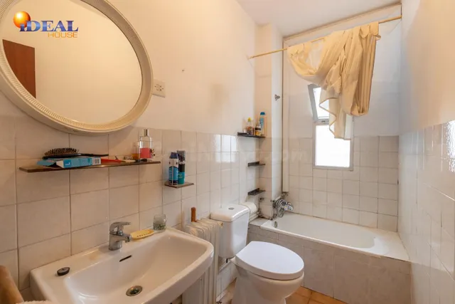 Título: Vivienda amplia con cochera y dos patios en zona cén - foto 3