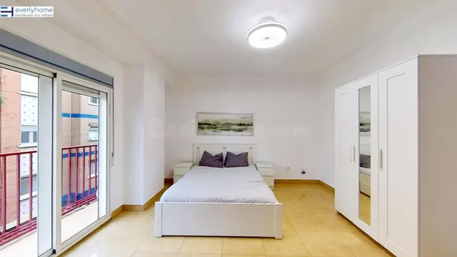 AMPLIA HABITACIÓN DE ALQUILER EN MISLATA CON BALCÓN — 2
