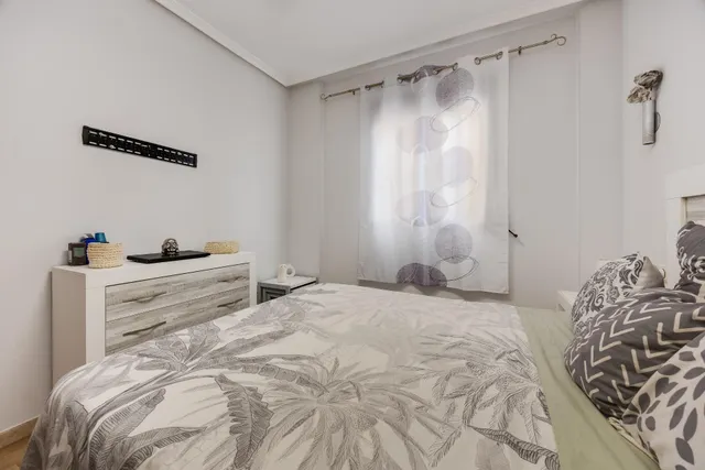 Espectacular Apartamento de 3 dormitorios en el Centro de Torrevieja — 16