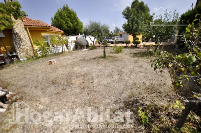 Maravilloso chalet con piscina, garaje, barbacoa y un impresionante jardín — 43