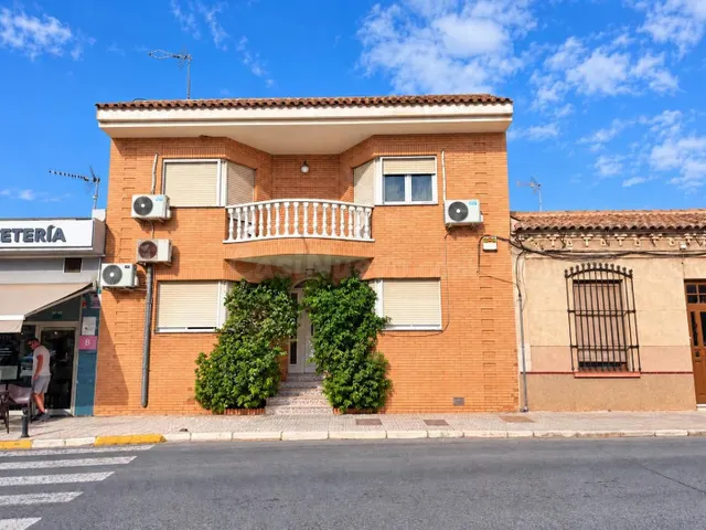 VIVIENDA EN EL GARBANZAL DE 478M2 Y SOTANO DE 214M2