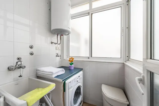 Ático Exclusivo en Roquetas de Mar con Amplia Terraza y Piscina Comunitaria — 16