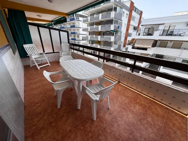 APARTAMENTO CON GRAN TERRAZA EN LA ZONA SUR