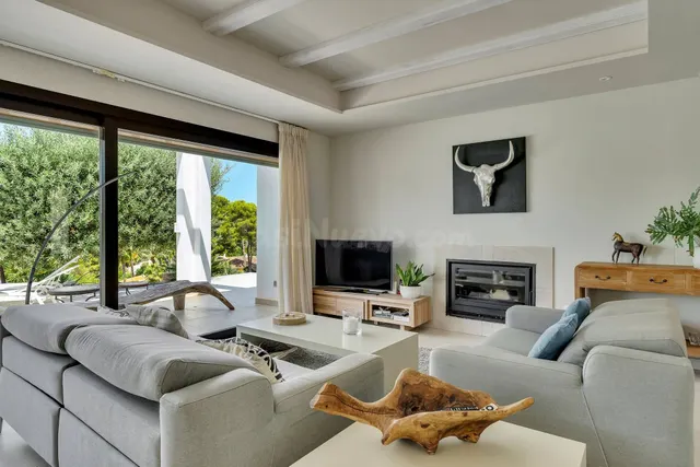 Se vende villa moderna con piscina privada climatizada en Já - foto 3