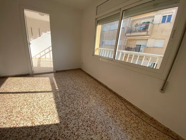 ¡AMPLIO PISO EN UNA ZONA TRANQUILA DE ALCANAR! — 13