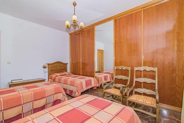 ¡Oportunidad Única! Se Vende Magnífica Casa en Esquina con Amplia Parcela — 19