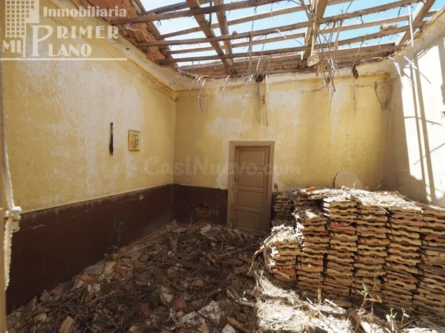 Se vende solar de 160 m2 con 22 metros de fachada en una de  - foto 3