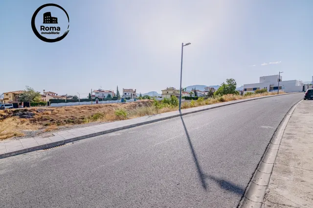 TERRENO EDIFICABLE EN LA ZUBIA - foto 3