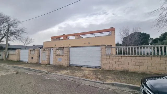Casa independiente a la venta de 645 m2 construidos en el Alto de La Muela. — 20