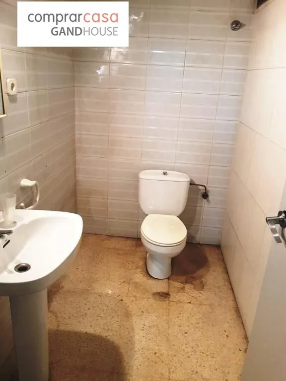 Fantástico Local en Esplugues de Llobregat — 11