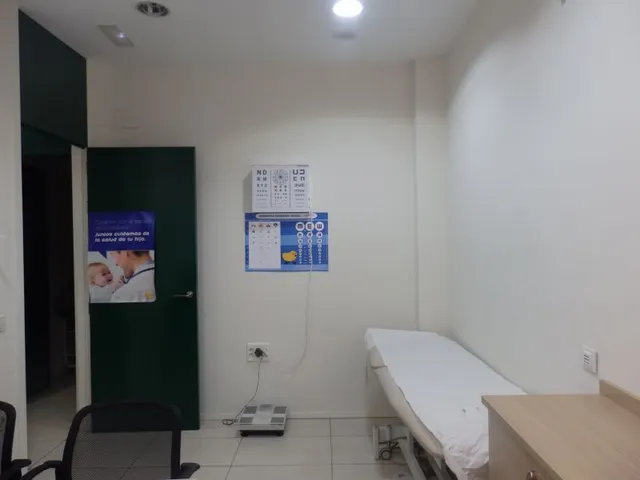 Local comercial en Fernando Remacha — 15