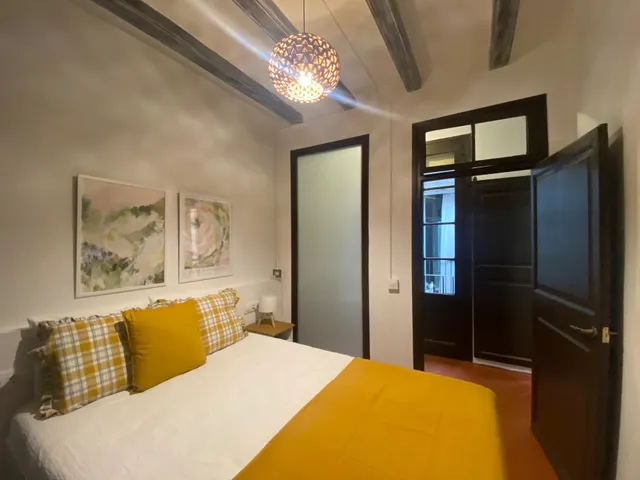 ESTUPENDO APARTAMENTO REFORMADO AL LADO DE SAGRADA FAMILIA — 13