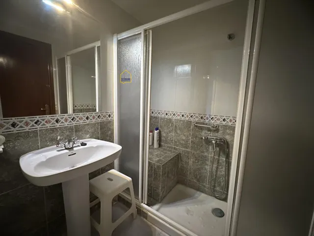 Piso de 4 dormitorios, patio y garaje a la venta en Cervantes — 25