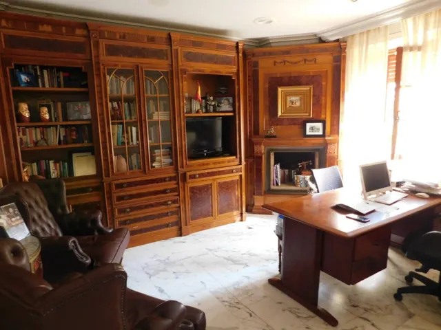 Venta - villa de lujo - Torrevieja - 6 dormitorios - 5 baños - 328 m2 - parcela 1066 m2 - piscina - garaje — 19
