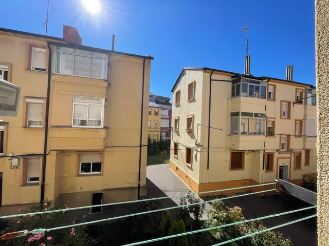 SE VENDE PISO ZONA ALTA — 12
