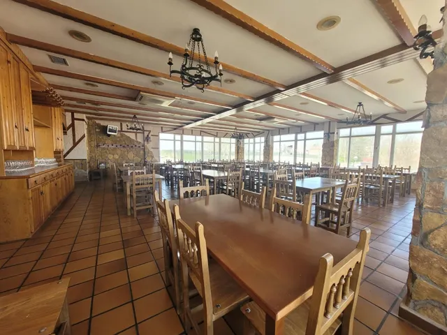 RESTAURANTE EN VENTA EN CABRERIZOS - foto 2