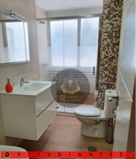 EST/ Piso amueblado para ESTUDIANTES con TRES dormitorios en - foto 4