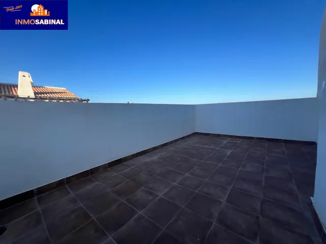 Impresionante Piso en Primera Línea de Playa en La Romanilla, Roquetas de Mar por €310.000 — 13