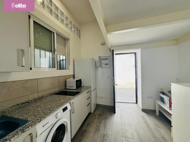 OPORTUNIDAD DE INVERSION ESTUPENDO APARTAMENTO EN EL CORAZON DE JEREZ — 2