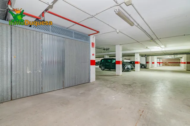 Piso de 3 Dorm. con 2 baños + APARCAMIENTO y TRASTERO — 28