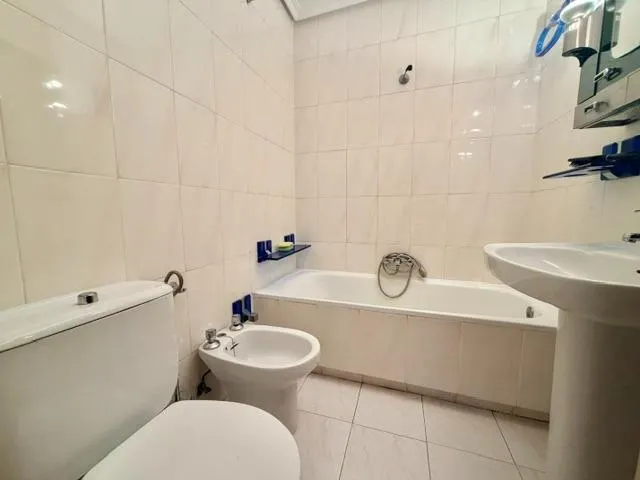 Amplio Piso en el Casco Histórico con Terraza y Garaje — 13