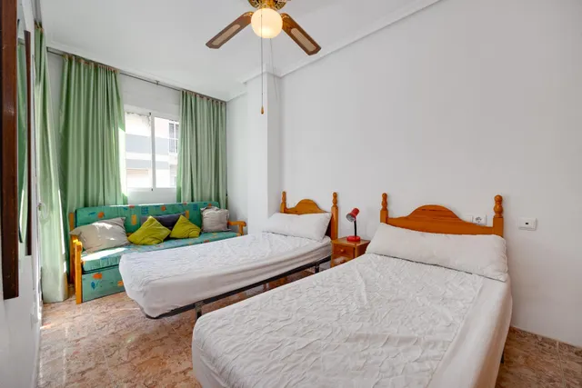 Apartamento de 1 dormitorio con orientación este en el centro de Torrevieja!!! — 7